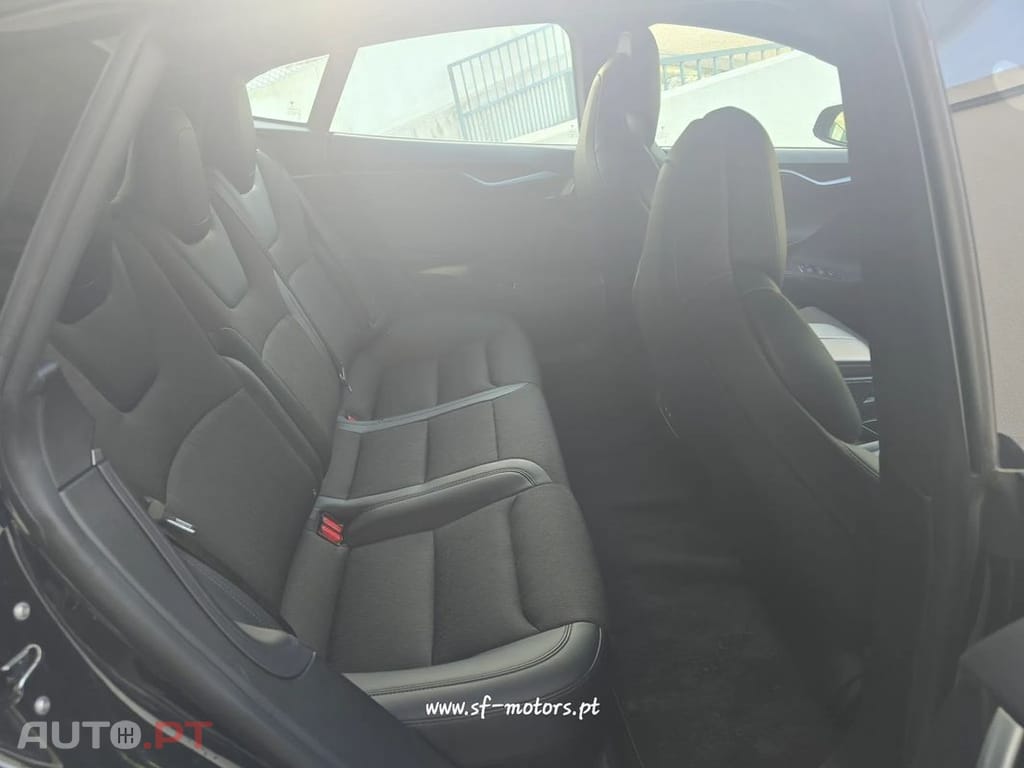 Tesla Model S 75D AWD