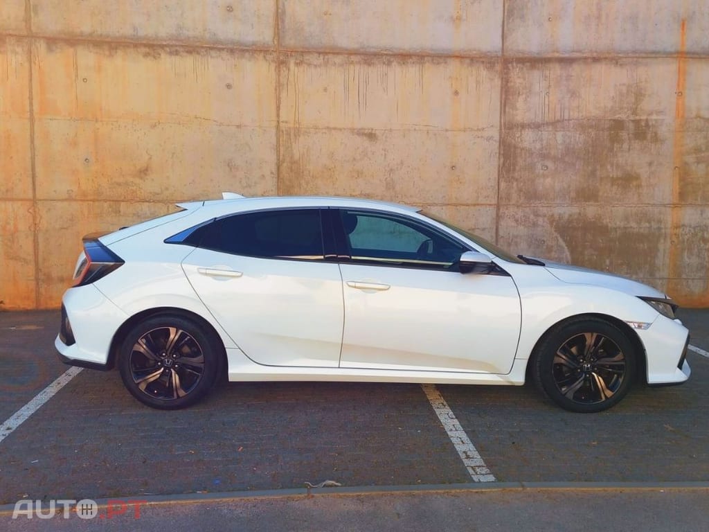 Honda Civic Elegance Navi 1.0