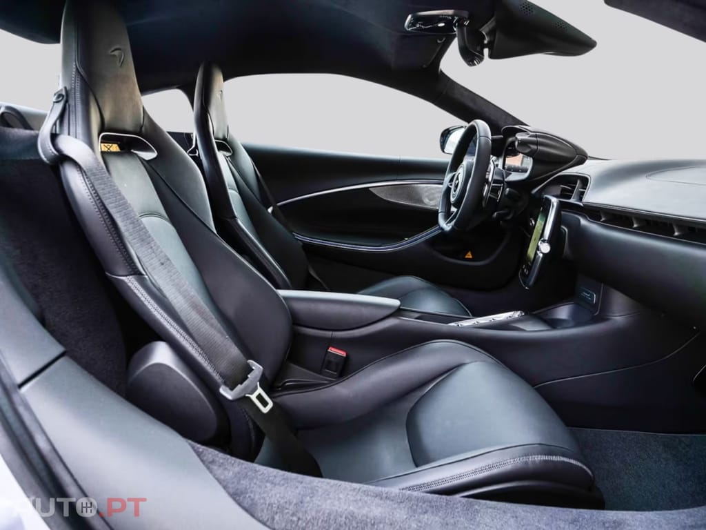 McLaren Artura I.V.A DEDUTIVEL 