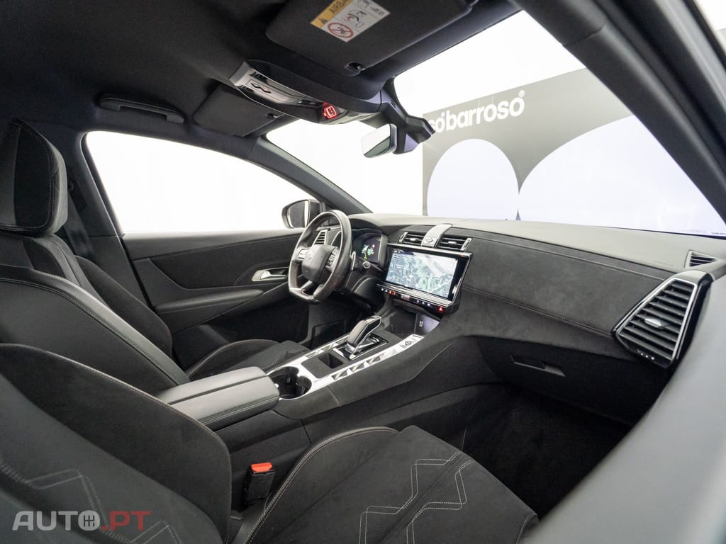 DS DS7 Crossback E-Tense Performance Line EAT8