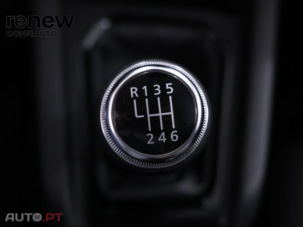 Renault Clio 1.0 Tce Evolution — fotografia 12