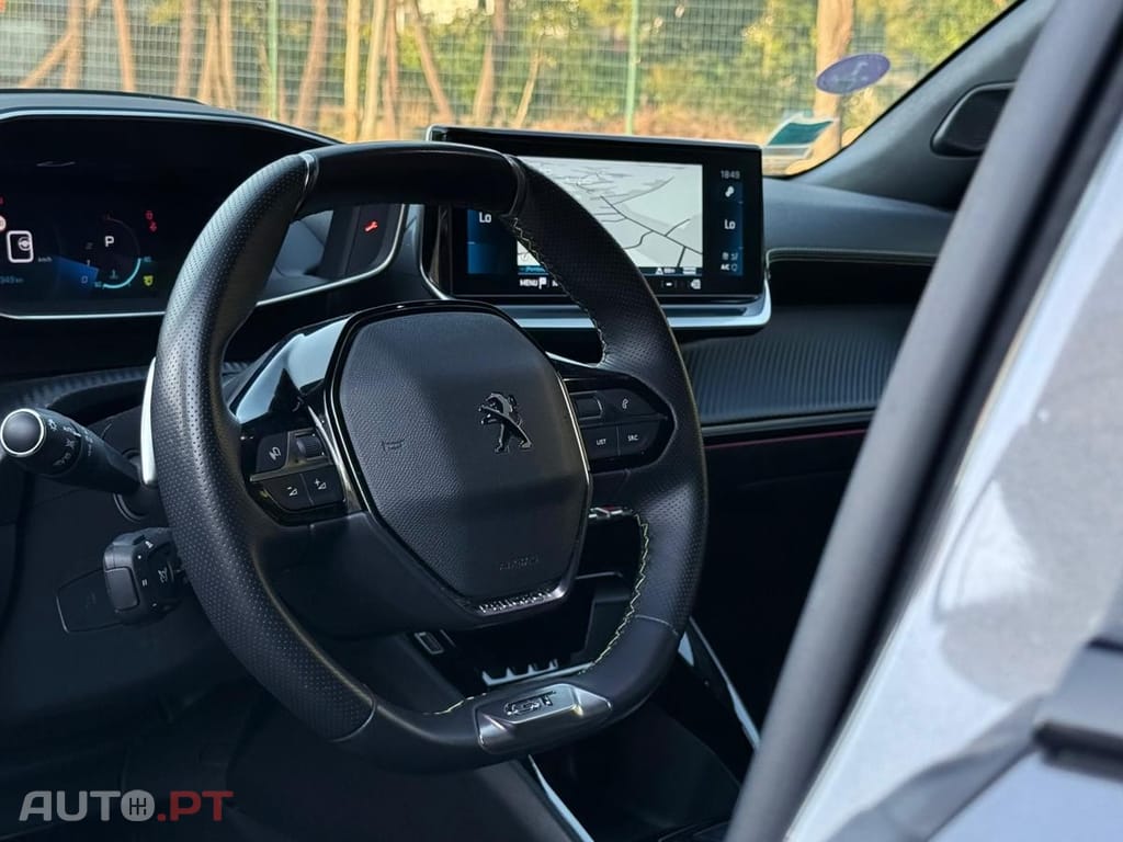 Peugeot 2008 1.2 PureTech GT Pack EAT8