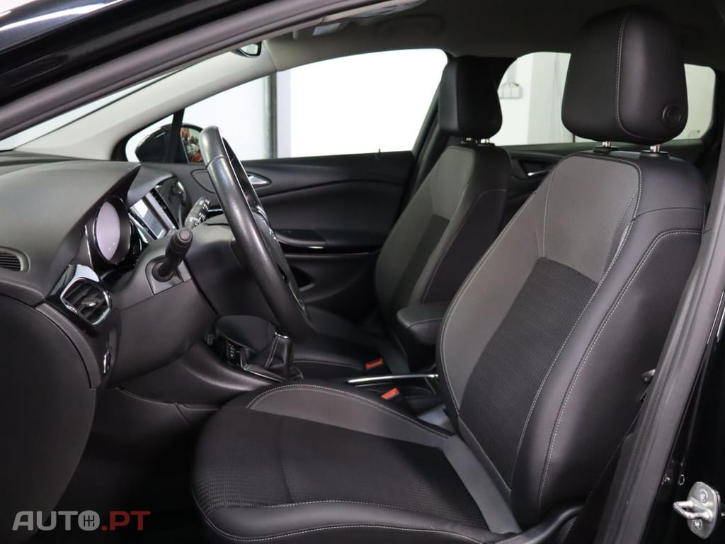 Opel Astra 1.5 Turbo  Design & Tech ST