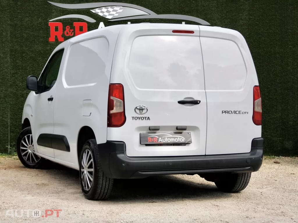 Toyota Proace City Proace City 1.5D L1 Comfort IVA DEDUTÍVEL