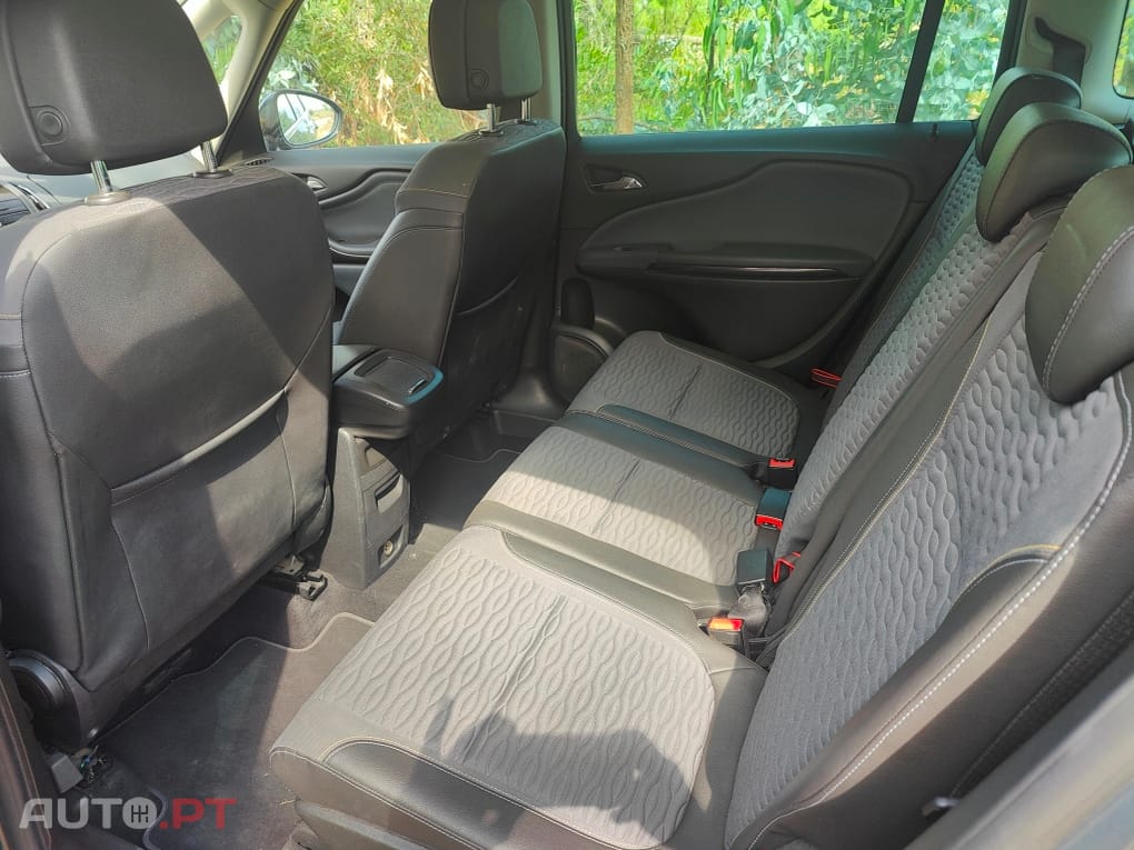 Opel Zafira Cosmos 135cv 7Lugares / 146€ mês