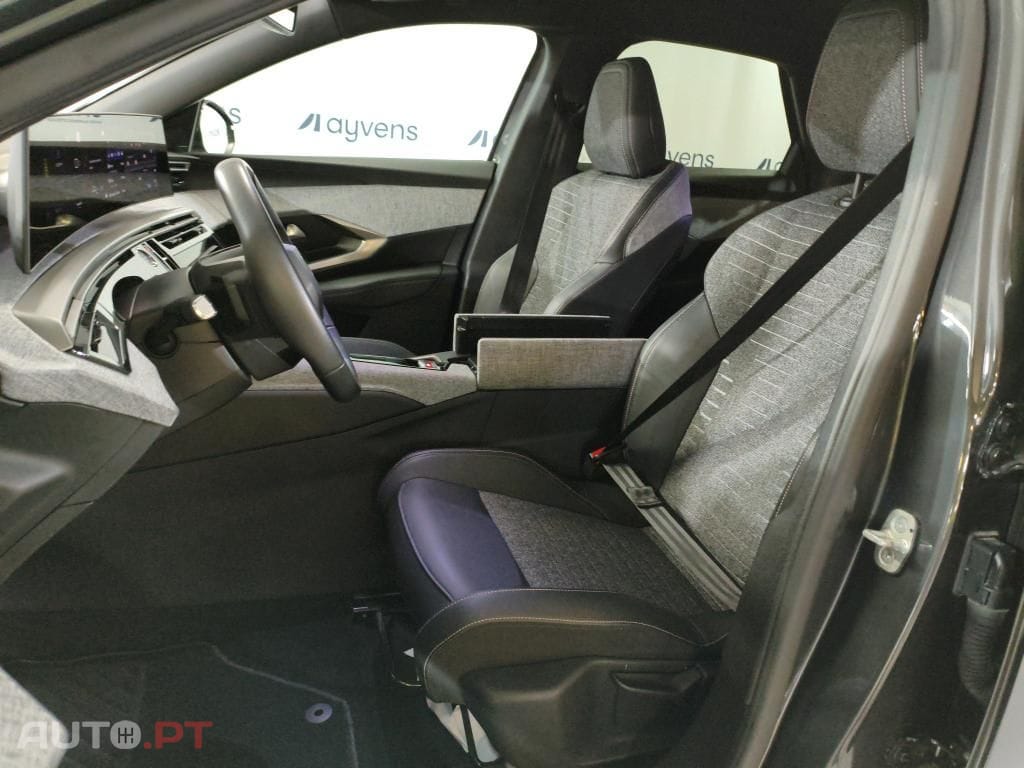 Peugeot 3008 1.2 Hybrid Allure e-DCS6