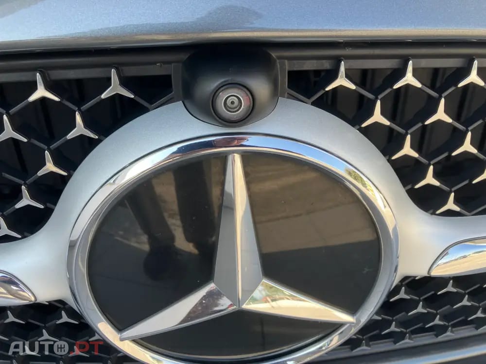Mercedes-Benz C 180 BERLINA HB+AUTO AMG+360+PELE+J19