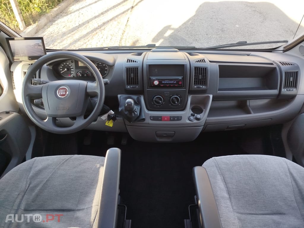 Knaus Südwind Sky wave.  Cama basculante E SUÍTE