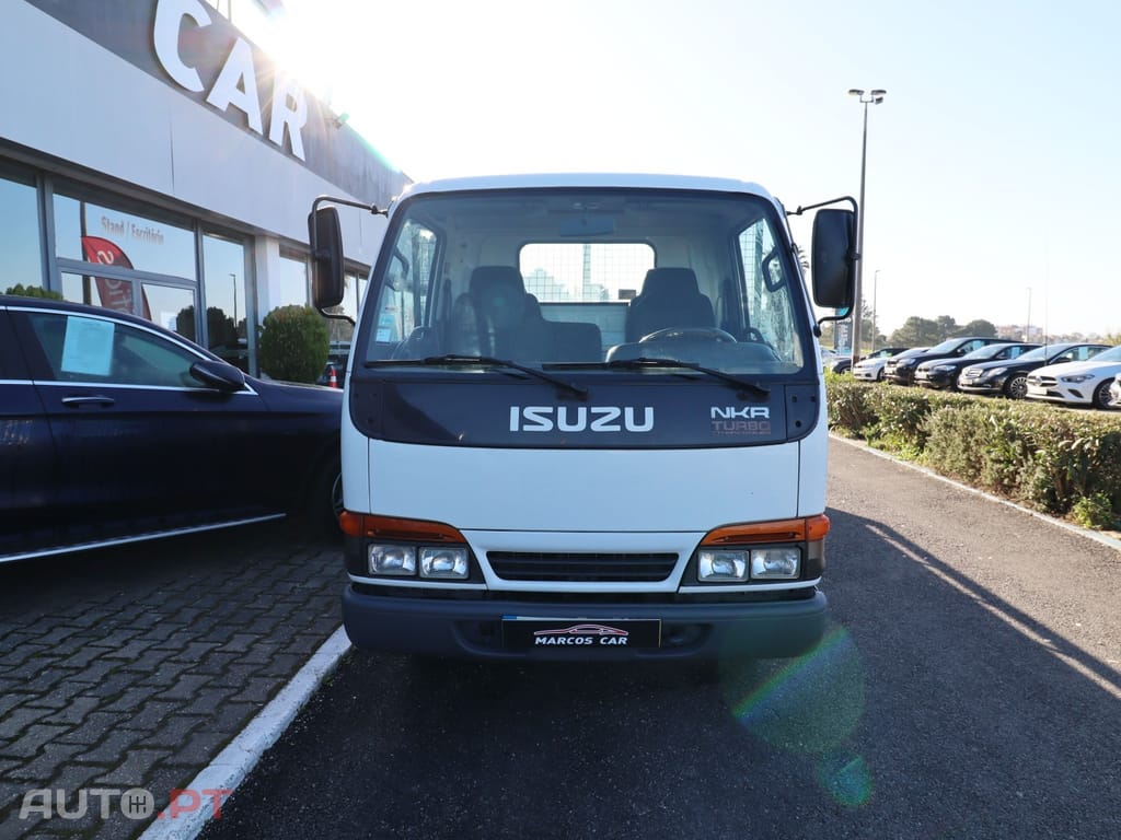 Isuzu Série N NKR 55 LL 5D