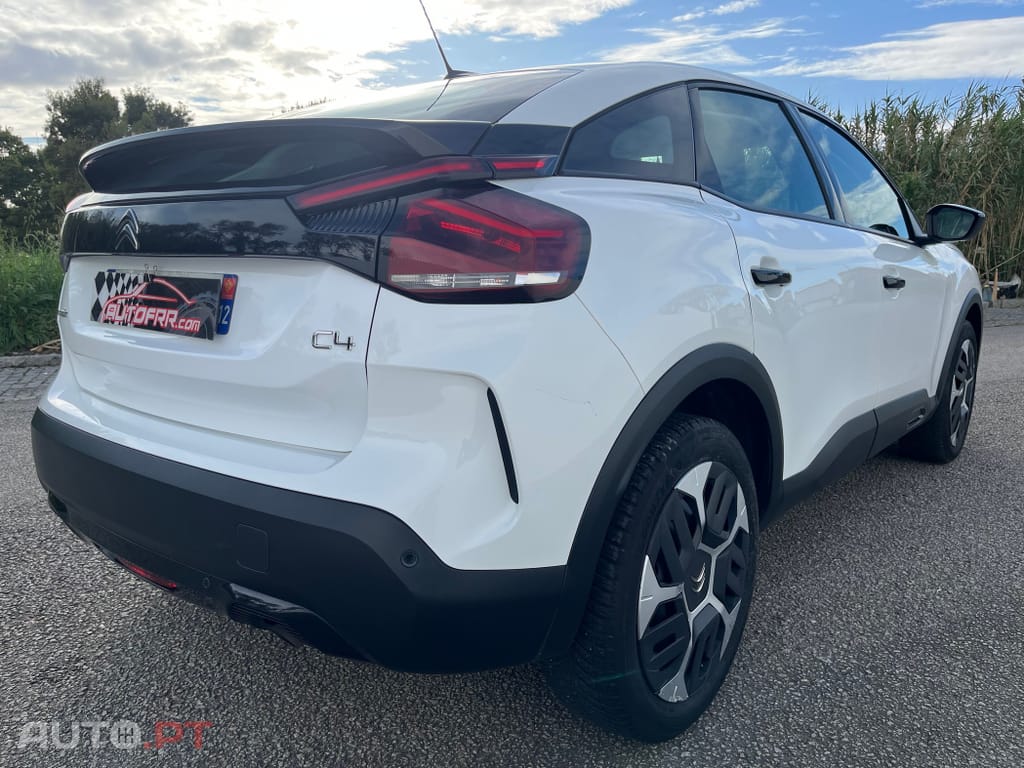 Citroen C4 PureTech 130 Stop&Start EAT8 SHINE