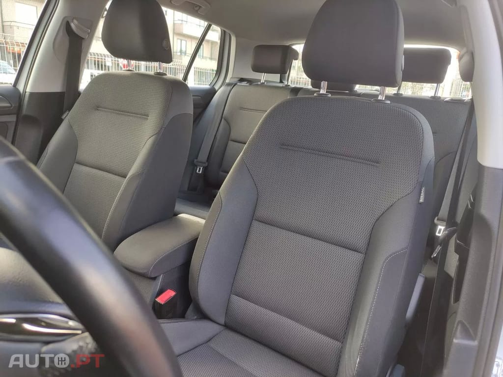 Volkswagen Golf 1.0 TSI