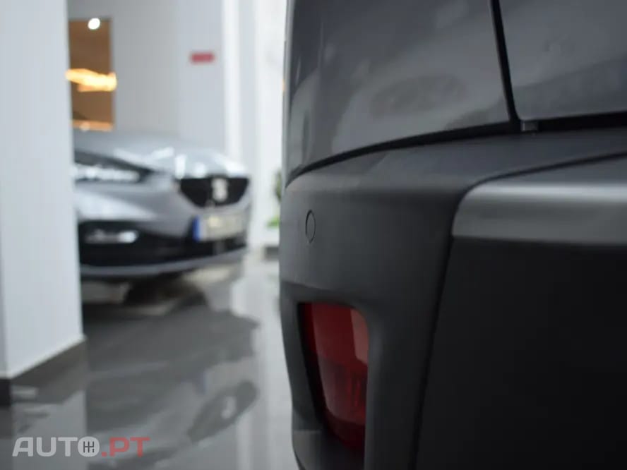 Peugeot 2008 1.2 PureTech Allure EAT8