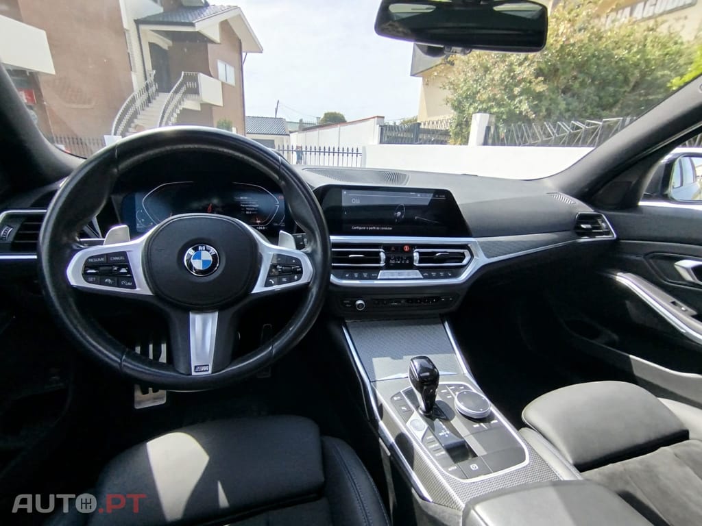 BMW 320 d Touring Pack Desportivo M Auto