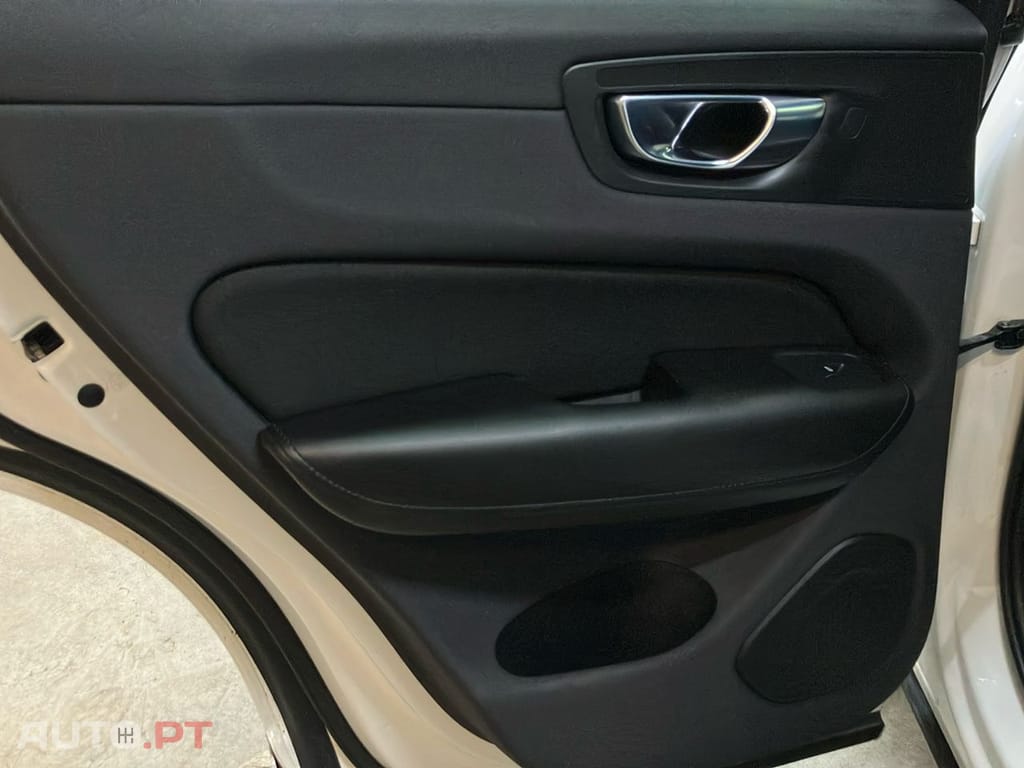 Volvo XC60 2.0 T8 PHEV Momentum AWD