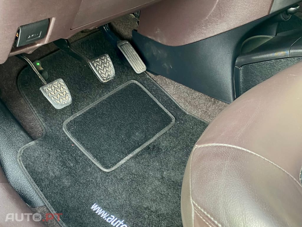 Toyota iQ 1.4 D-4D 2 NAVI+Bluetooth