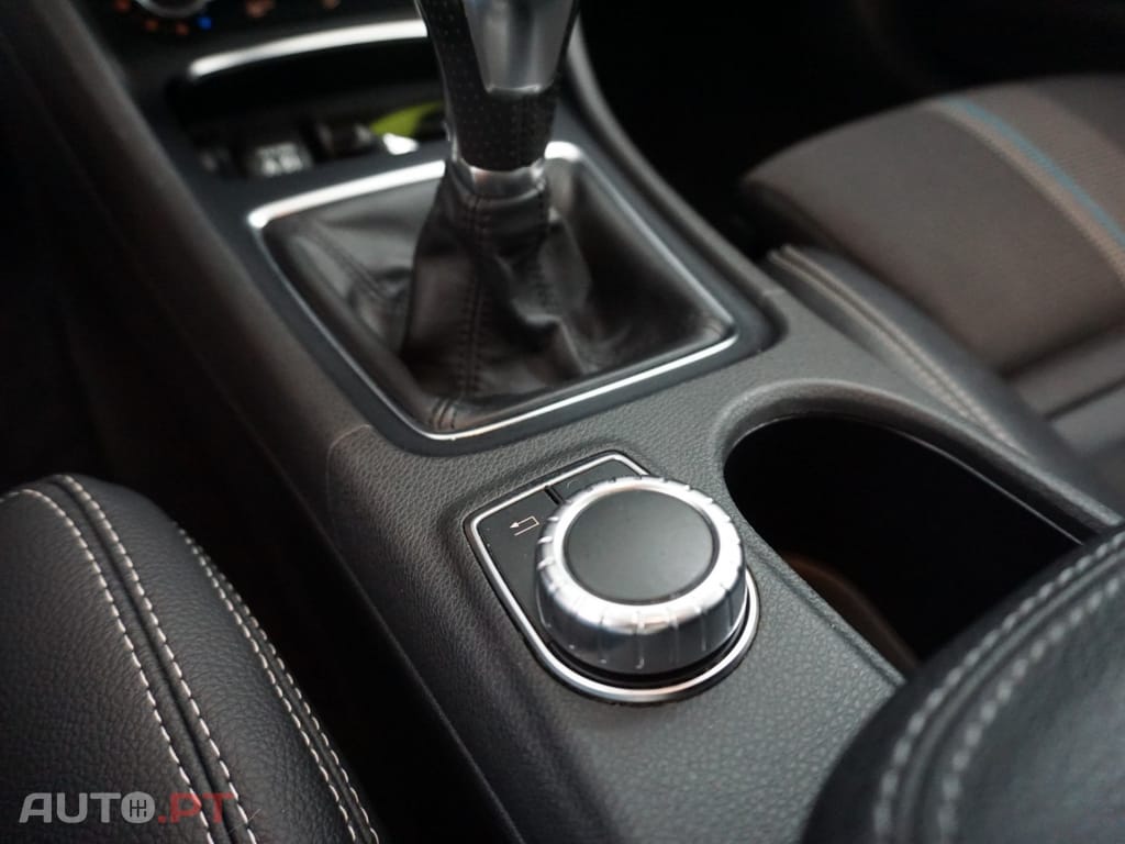 Mercedes-Benz CLA 200 d Shooting Brake — fotografia 19