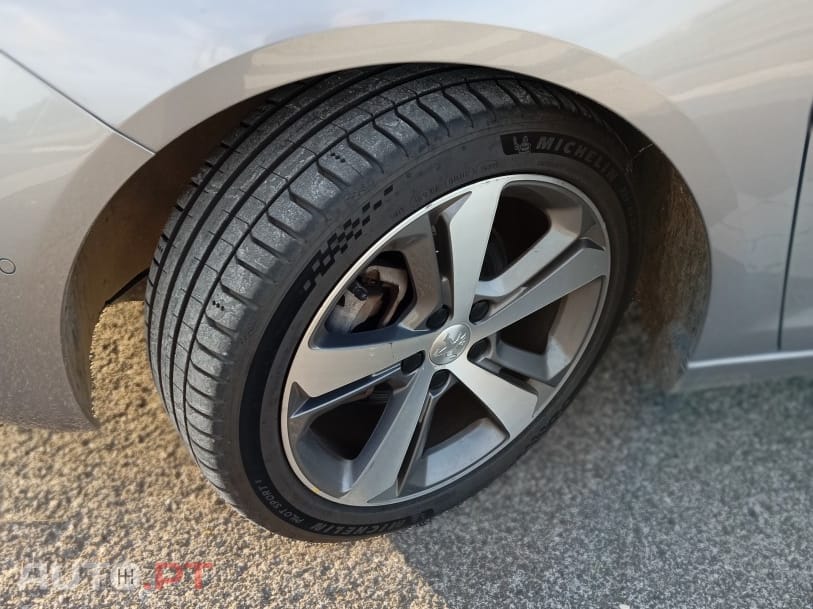 Peugeot 308 SPORT EDITION S&S 130 CV + EXTRAS