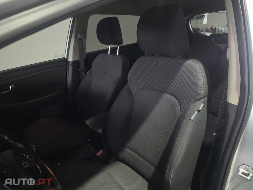 Kia Carens 1.7 CRDi ISG EX