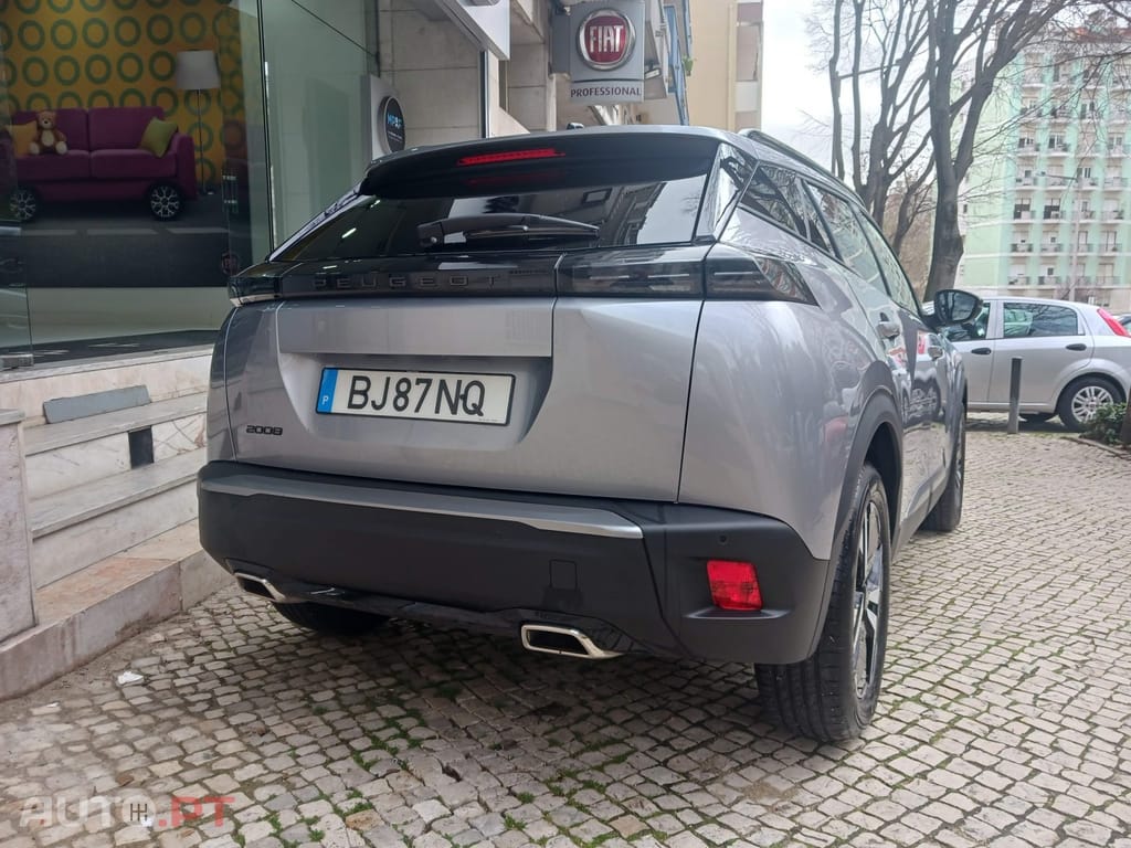 Peugeot 2008 1.2 PureTech Allure EAT8