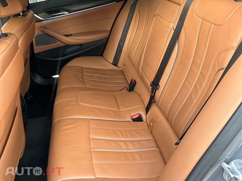 BMW 530 e Pack Desportivo M