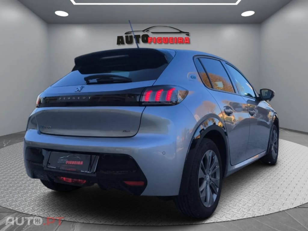 Peugeot E-208 50 kWh Allure Pack