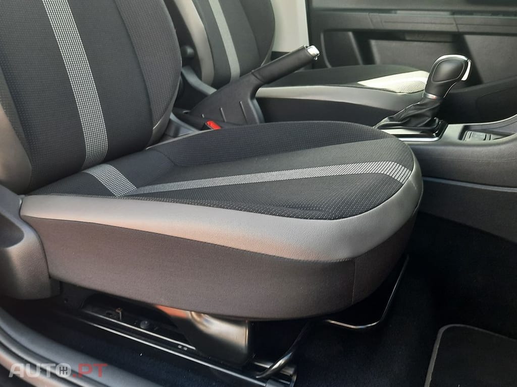 Volkswagen e-Up Entry