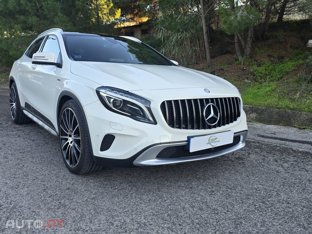 Mercedes-Benz GLA 180 Activity Edition — fotografia 2