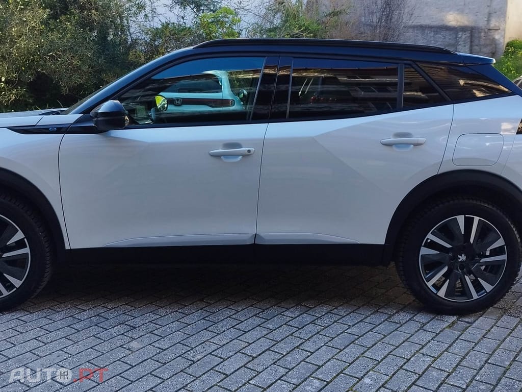 Peugeot E-2008 50 kWh GT