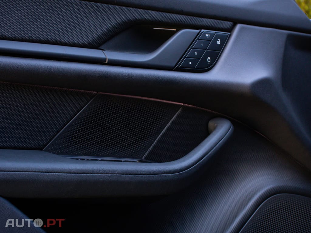 Porsche Taycan Standard