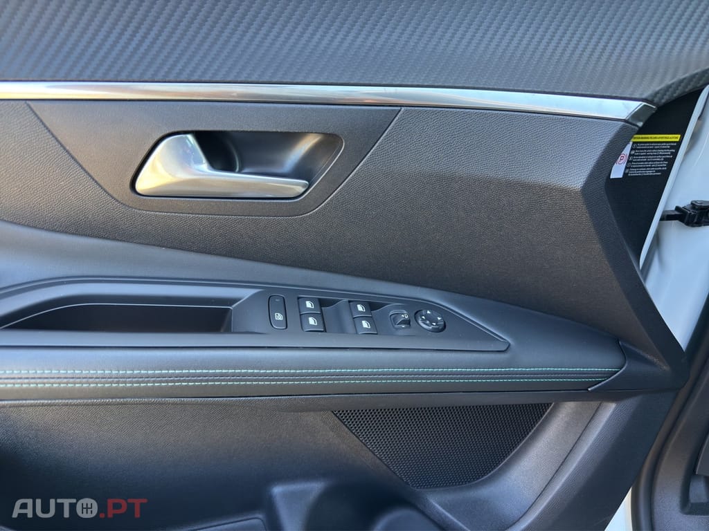 Peugeot 3008 1.6 Hybrid Allure e-EAT8