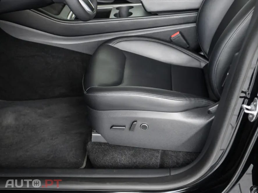 Tesla Model Y Long Range RWD