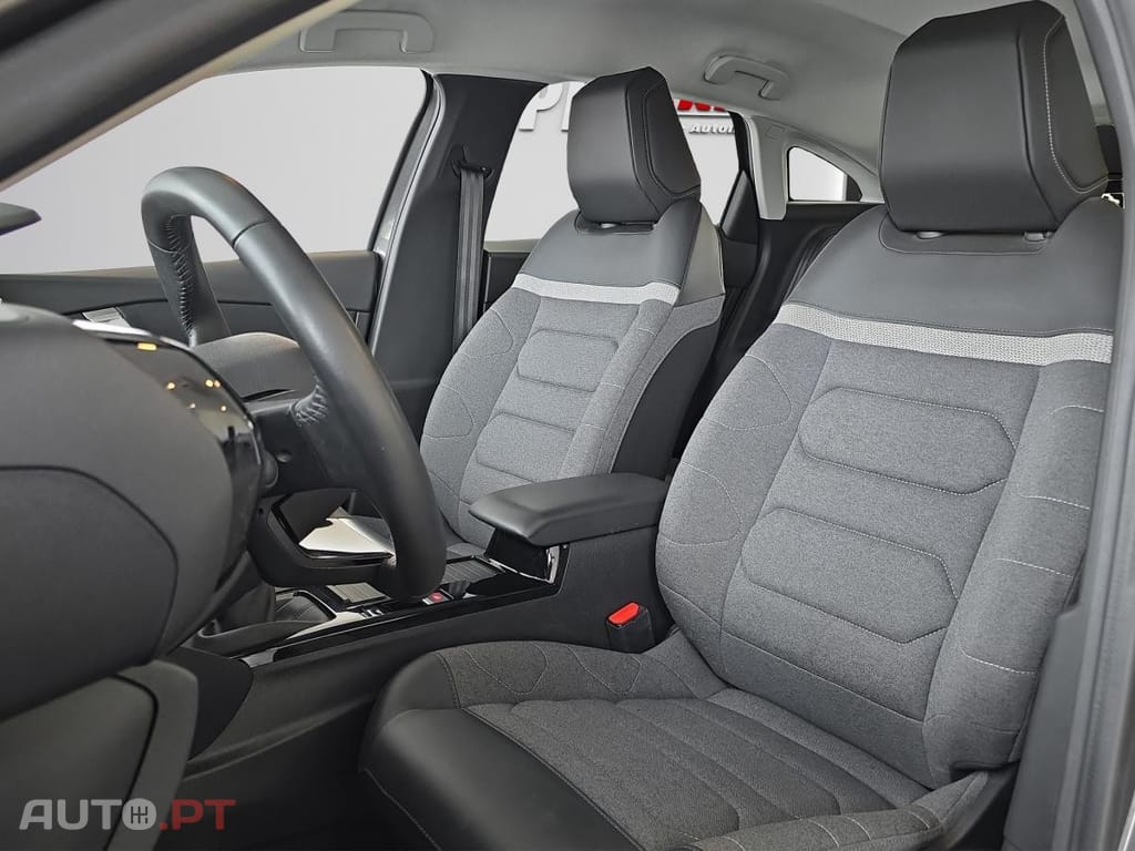 Citroen C4 BlueHDi 130 Stop&Start EAT8 SHINE