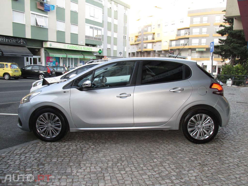 Peugeot 208 1.6 BlueHDi Style