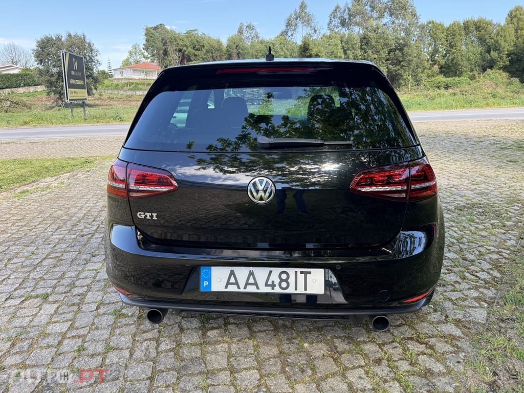 Volkswagen Golf 2.0 TSI GTI DSG