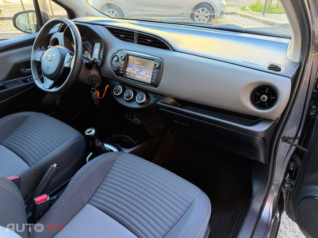Toyota Yaris 1.0 VVT-i Comfort +PS Style +P.Techno