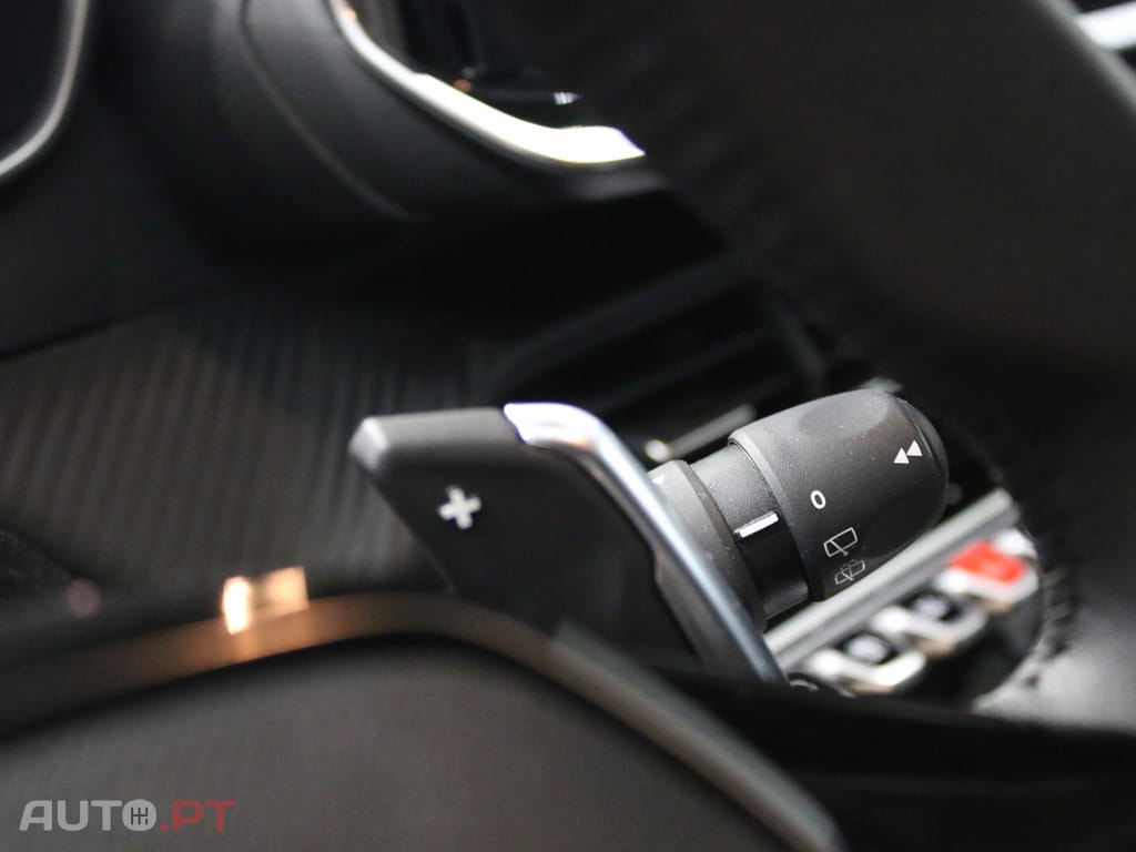 Peugeot 208 1.2 Hybrid Allure e-DCS6