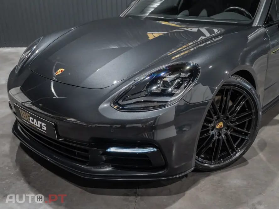 Porsche Panamera 4 E-Hybrid