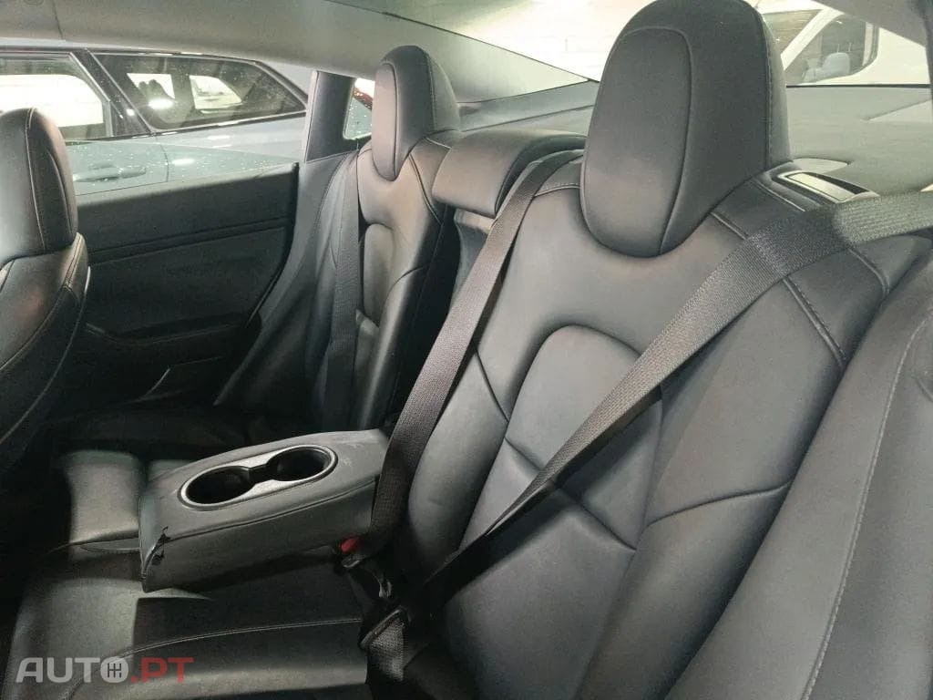 Tesla Model 3 Standard Range Plus RWD
