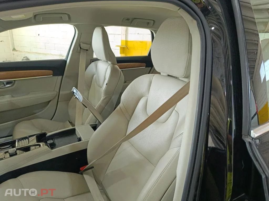 Volvo V90 2.0 T6 PHEV Inscription Expression AWD