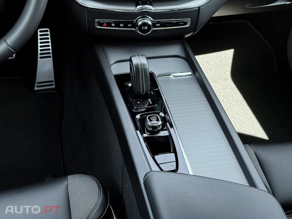 Volvo XC60 T8 AWD  I.V.A DEDUTIVEL