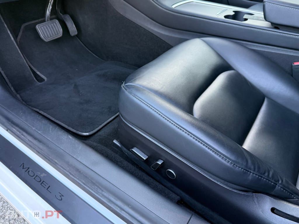 Tesla Model 3 Long-Range Dual Motor AWD