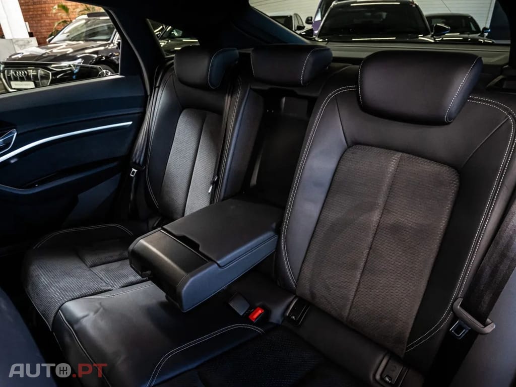 Audi E-Tron I.V.A DEDUTÍVEL 50 S LINE