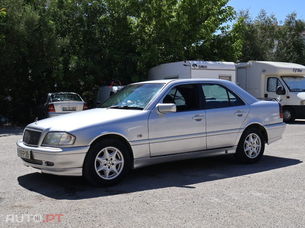 Mercedes-Benz C 220 D Classic