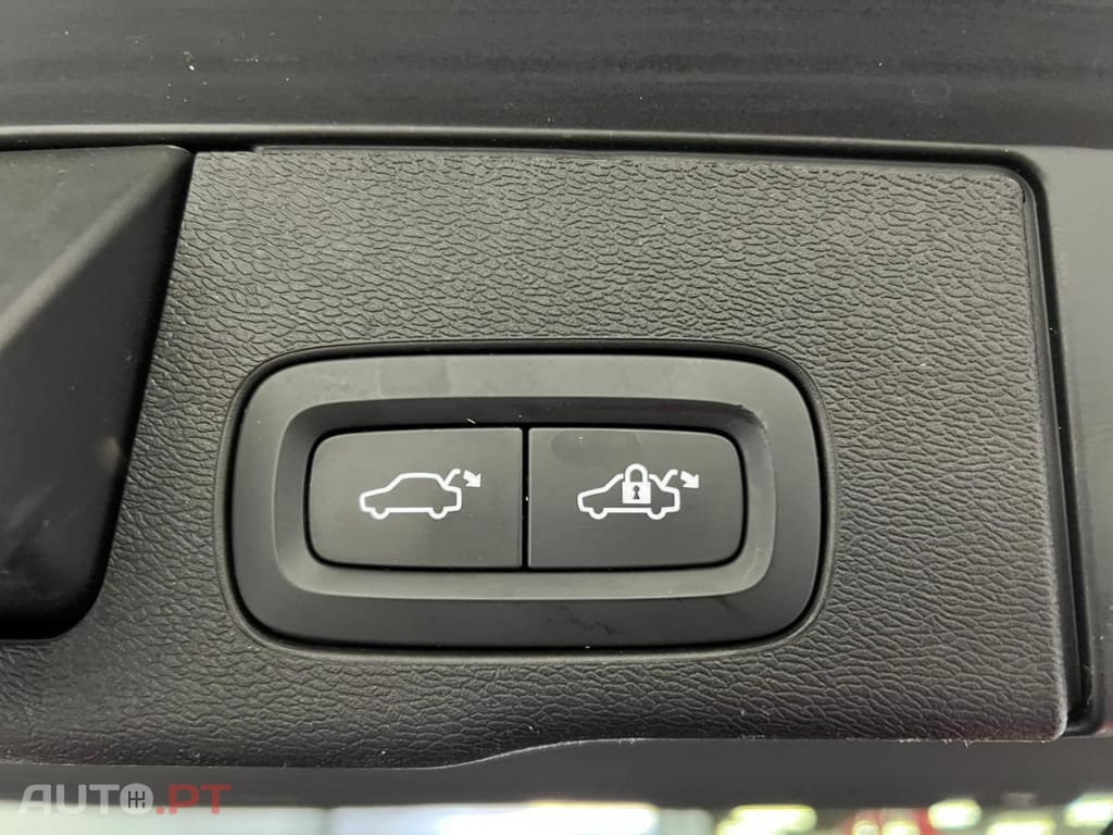 Volvo XC60 2.0 T6 340 AWD PHEV Inscription Auto