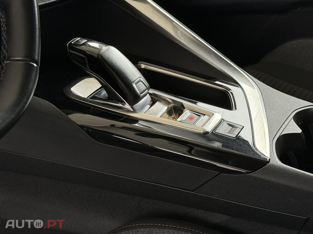 Peugeot 5008 1.2 PureTech Allure EAT8