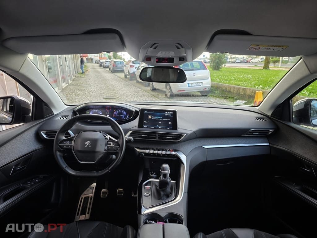 Peugeot 5008 PureTech 130 Crossway