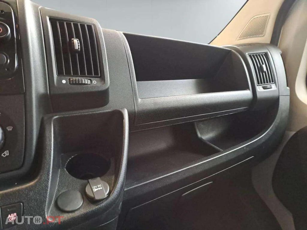 Peugeot Boxer 2.2 BlueHDi 165 S&S 