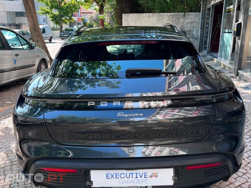 Porsche Taycan Standard