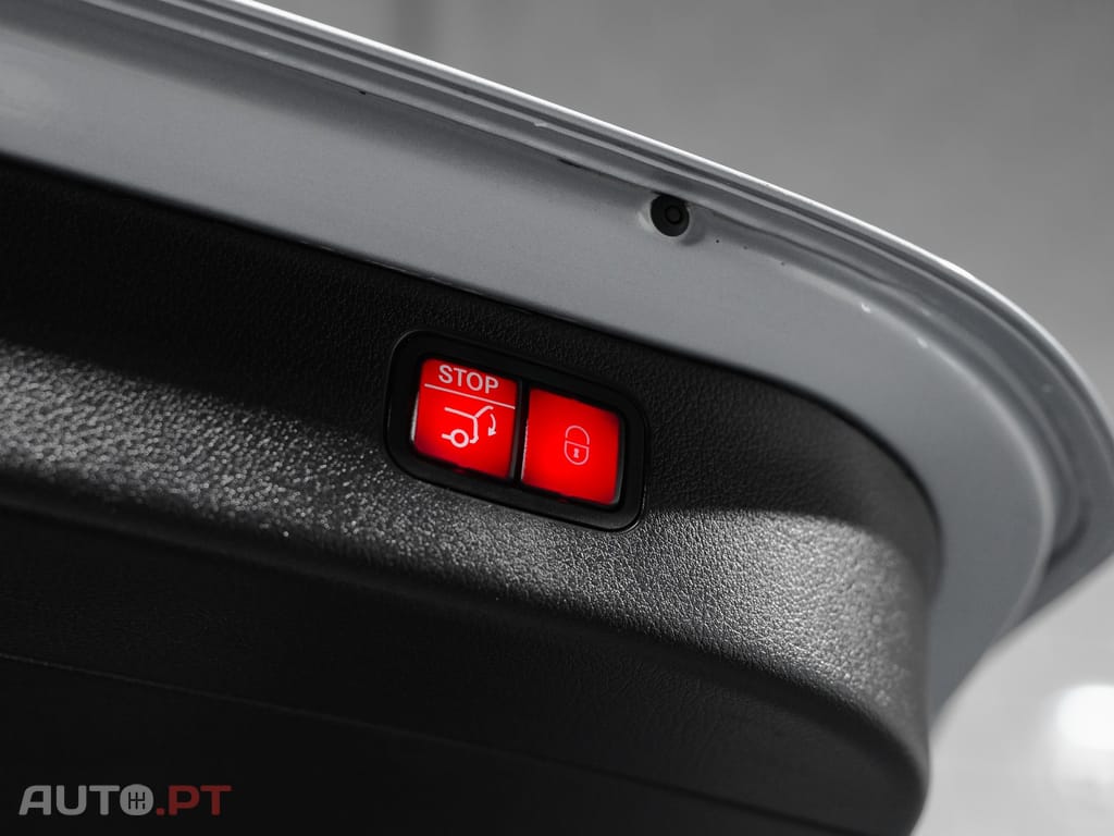 Mercedes-Benz C 300 e T 9G-TRONIC AMG Line