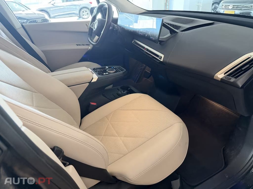 BMW iX xDrive 40